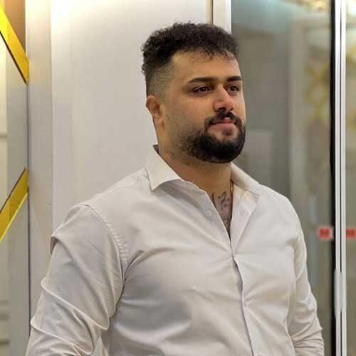 بهنام حسن زاده پدر خوب است ک مادر نازنینه برادر نیمه روی زمینه