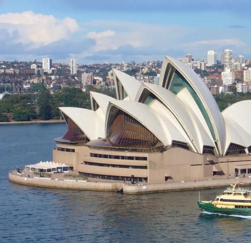 اهنگ به همه میگم بدونن عاشقم عاشقم کی تورو میفهمه آخه مثل من