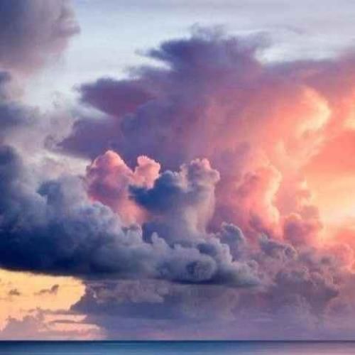  خارجی تو خیلی خوشگلی تو خیلی محبوبی من فقط میخوام معشوقت باشم