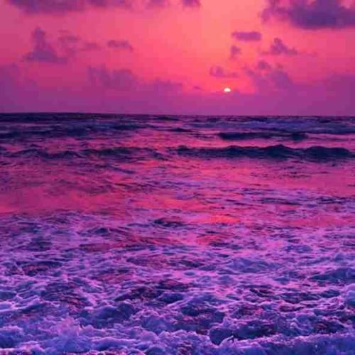 رخی به ما بنما که می بینیمت انگاری خورشید تابیده