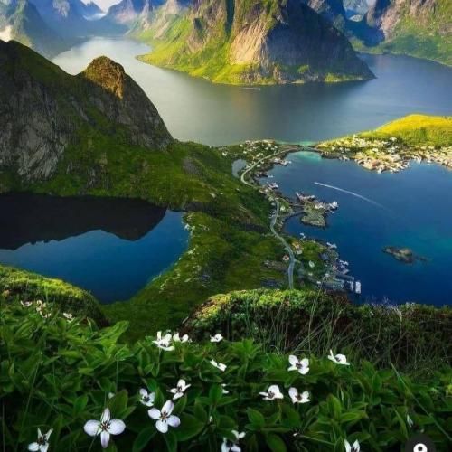  توی دنیا هر کسی یه شکلی نون و در میاره با صدای زن