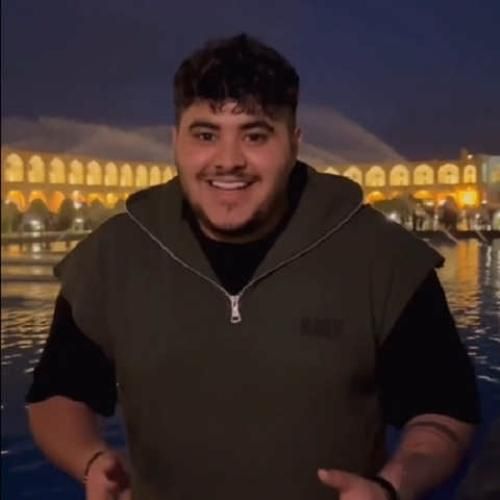 پرهام کریمی گمه ته کنه و چویی میگه تو رو ربط نداره