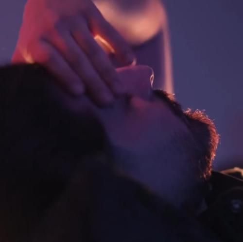 امیر لیام آسمان دلگیره مغزم درگیره یادت که میوفتم قلبم میگیره