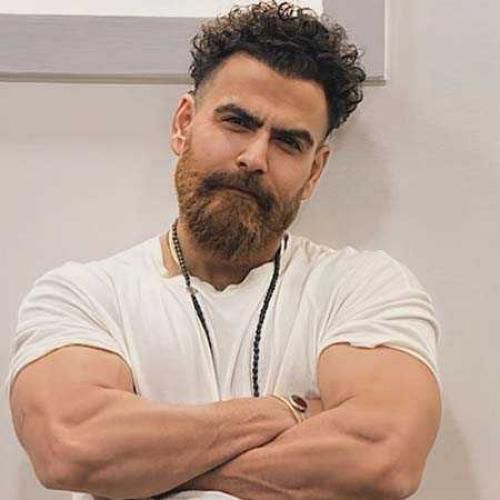 آهنگ زیبا معین زد به نام ﺗﻮ ﺷﺒﻴﻪ ﭼﻠﻪ ی ﻣﺎه ای راه ﻣﺮا ﺑﻪ