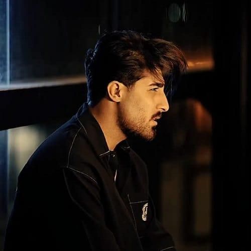 امیر لیام شاید فکر کنی که خوبه حالم به درد بی درمان دچارم