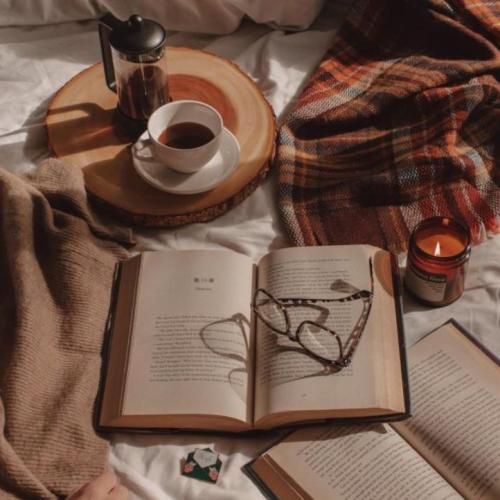  عزیزم از تو یه روز فاصله کم نیست کاش مال هم شیم