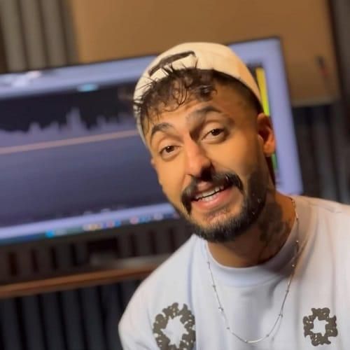 ساواش تو مال منیا خوشگل منیا آهوی قشنگ من جایی نریا